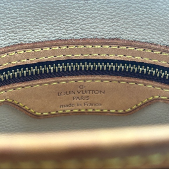 Louis Vuitton Monogram Petit Bucket 23 Bag - Picture 6 of 13
